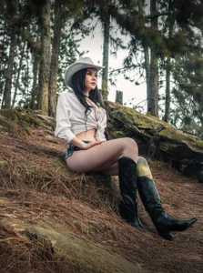 Natalia_Saenz_ Public Pic 5