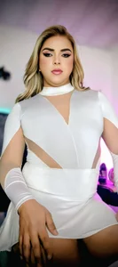 IvettePetit KISSES GUYS Bilde 8