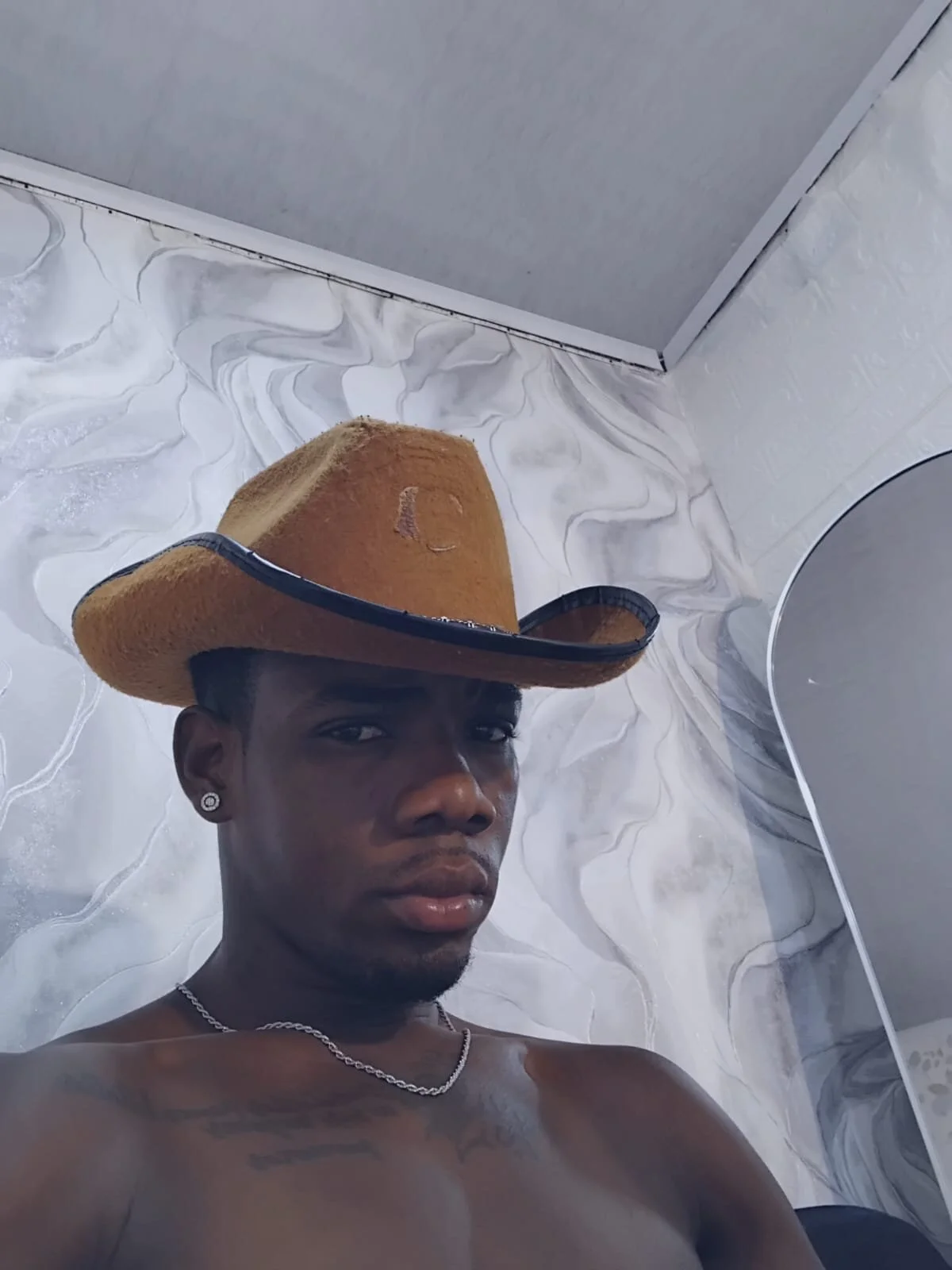 aron_clark Právě oblíbené foto 5302