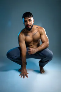 Enzo_001 A STRONG AND HOT MAN.. Poză 4