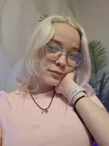 EdaKirkIin pink top drive me so much Pic 5