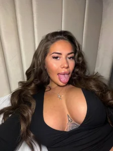 Just me🤭 de BrookMarina  Imagens