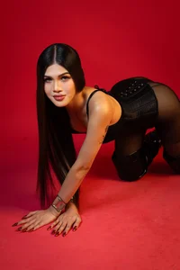 HoneyAfterDark_のGoddes Kendal 🥵👑の 4枚の写真