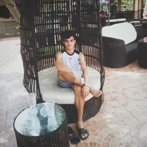 Asian_adam 🤎 Foto 4