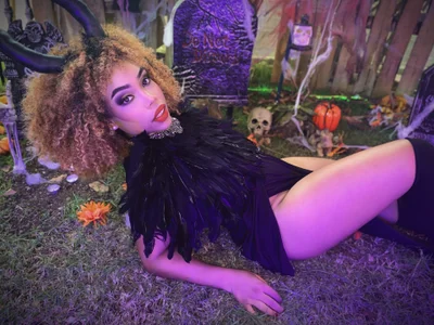 isabellehaynes HALLOWEEN Pic 4