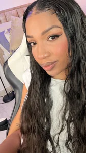 eimi_spacee Public Foto 3