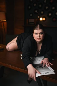 Mia_Ray kullanıcısının Behind Office Doors albümü -  2 fotoğraf