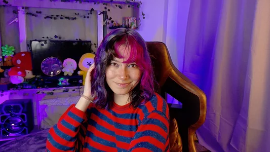 _zephyr_: Cute 80s girl here!!! ❤️‍🔥✨ ( 4 фото)