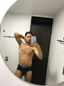 dylanathens Public 사진 3