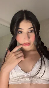 Love 🤍 od camile_carter  snímek