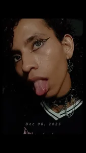 venus-03 Georgeos Poză 2