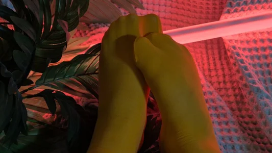 Feet💛 od Mia_R0ss  2 snímek