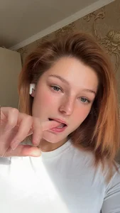 Wet___librarian Look at me Foto