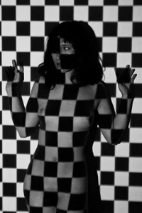 hitomi_arata Black and white Pic 3