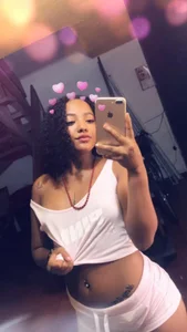 MeganLarsson siento que este traje de baño hace que mi cuerpo se vea muy bien Pic