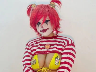 kuromi69 kullanıcısının 🤡🍔~ IM YOUR FAVORITE CLOWN ~🍟🤡 albümü -  3 fotoğraf