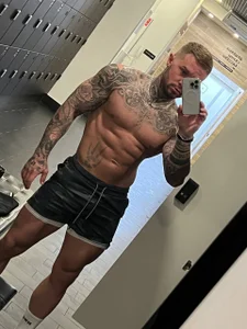 NickHOWLEN Public Poză