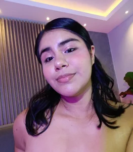 sofie_cutess A little bit of tits Foto 8