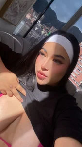 Zoey_thompson I under the sun, a delight too hot 🥵☀️ Pic