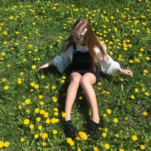 QuennaCoote If I invited you over like this… would you behave? 😇🍷 Pic