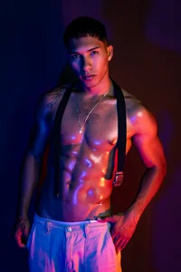 maximo_vega_newv unique profile 사진