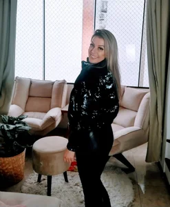 Caroll_Ass Fotos gratis para quem tá me ajudando a subir na classificação do stripchat e me tornando popular. Foto 5