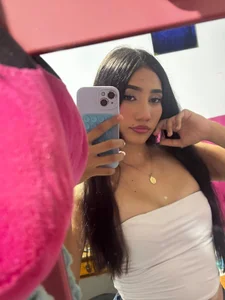 Mia_Luxee Public Kuva