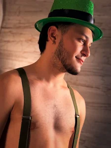 TommyYoung77 Saint Patrick's Day celebration🍀☺️💚 Foto 2