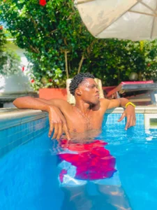 SidechiqのPool sideの 3枚の写真