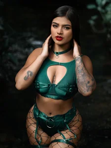 ElleGisellee ST. PATRICK 💚🍀 Pic