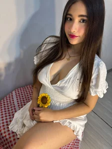 Beautiful white dress 🫦🔥 de LeylaWoods  3 photos