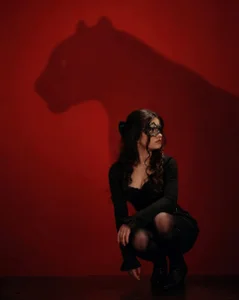 EmmaDaisyx Crimson Mystery 🥀 টি ছবি