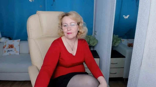 Frau_Marta such a different lady :) Gambar 4