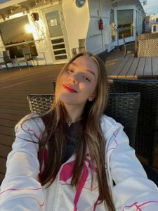 LottieRichardsmy mood🥰 Bild 4