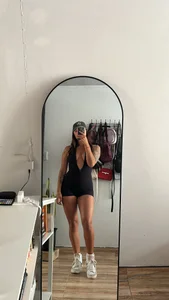 RachelWeisz_ 💛 Pic 9