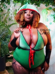 Zdjęcia ebony_NeighborMoans Sexy in every version:  3