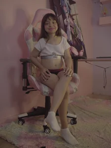 CharlotteMullerのsensual pretty girlの枚の写真