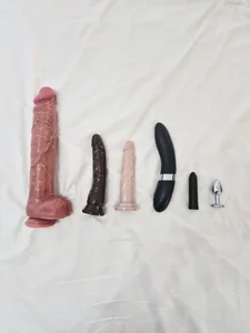SallyCumLaude: My Toys: Huge Dildo, BBC Dildo, White Dildo, Big Vibrator, Little Vibrator & Butt Plug ( фото)