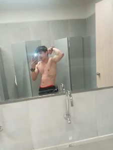ADAM_CUMS Public Kuva