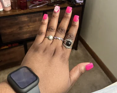 Breeding_BBW kullanıcısının Fresh Mani + Pedi 💅🏾🦶🏾 albümü -  2 fotoğraf