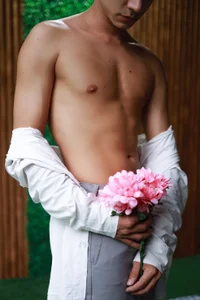 Daniel_Harris_ Sinful Glow Pic 3