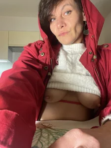 DtPORNBITCH Public Pic 7