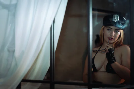 JessyCreamcop 👮‍♀️ Bild 4