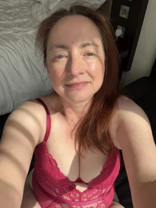 LouiseTswing Sexy Pic 9