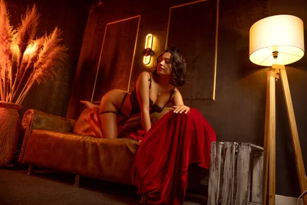 Captive in the dark od LauHills  snímek