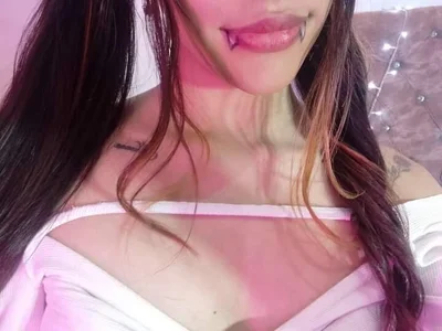 DannaDooll99 my lips and my sexy tattoo Pic