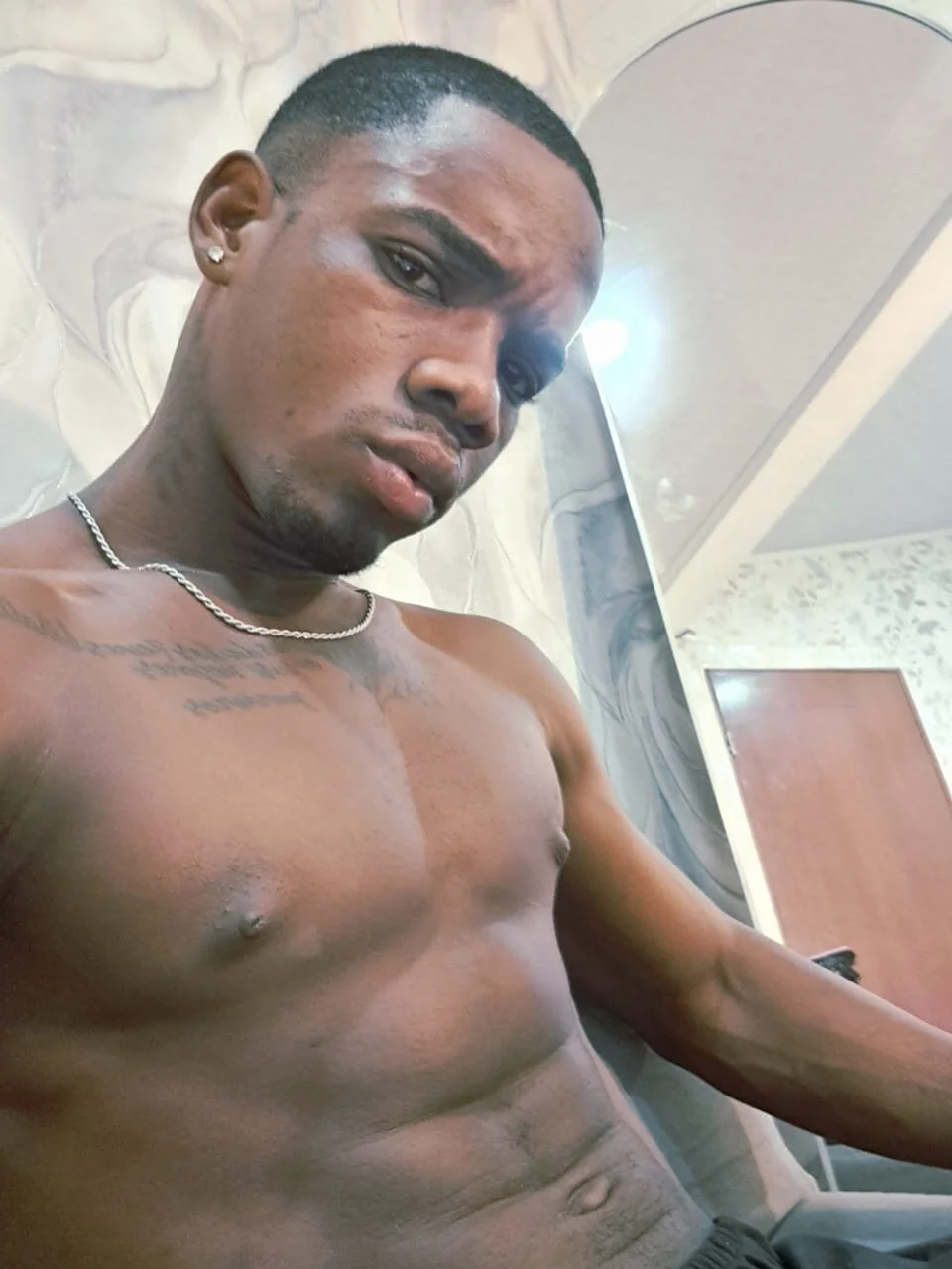 ภาพที่กำลังนิยมของ aron_clark  7409