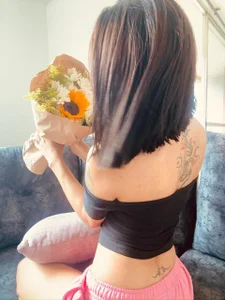 Raven06_ flowers for linda 사진