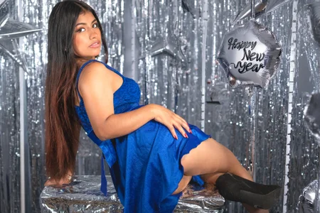 ChantalPetitのHappy New Year🔥の 4枚の写真