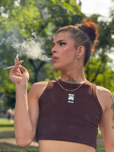 between smoke de Bella_salvatore  3 Imagens